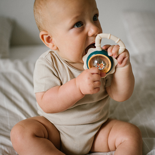 BabyOno: Κουδουνίστρα με μασητικό Κωδ: BN1586