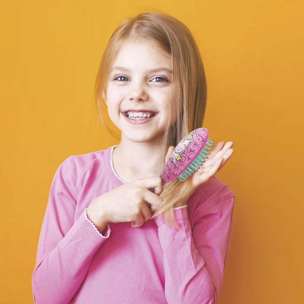 as company Βούρτσα Σε Σχέδια Για 3+ Χρονών