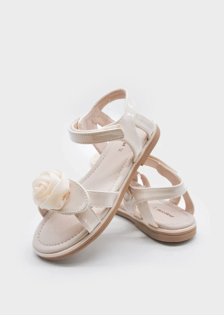 mayoral Σανδαλια λουστρινι λουλουδι 26 45732 10 Ουδέτερο